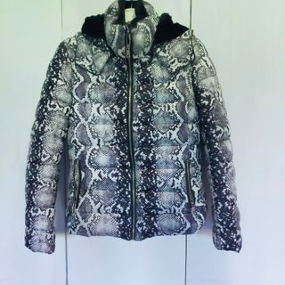 Plumas estampado serpiente
