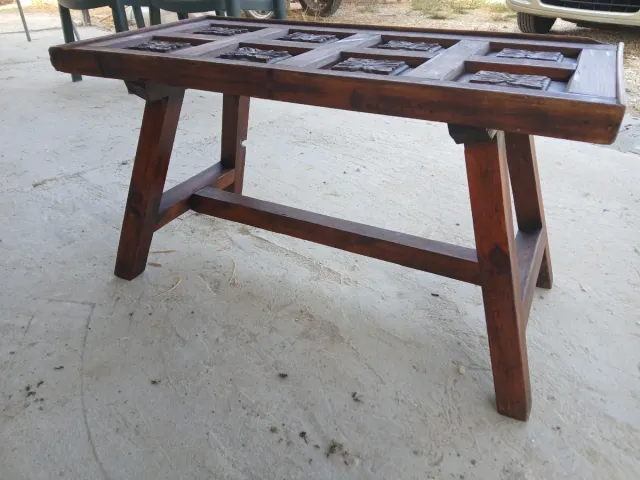Mesa tocinera de madera rústica