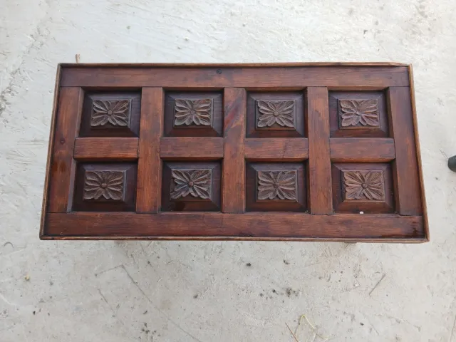 Mesa tocinera de madera rústica