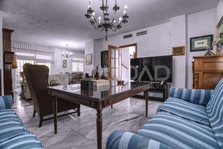 Chalet en venta en Gelves