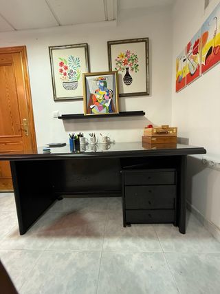 Mesa de despacho madera maciza con cajonera