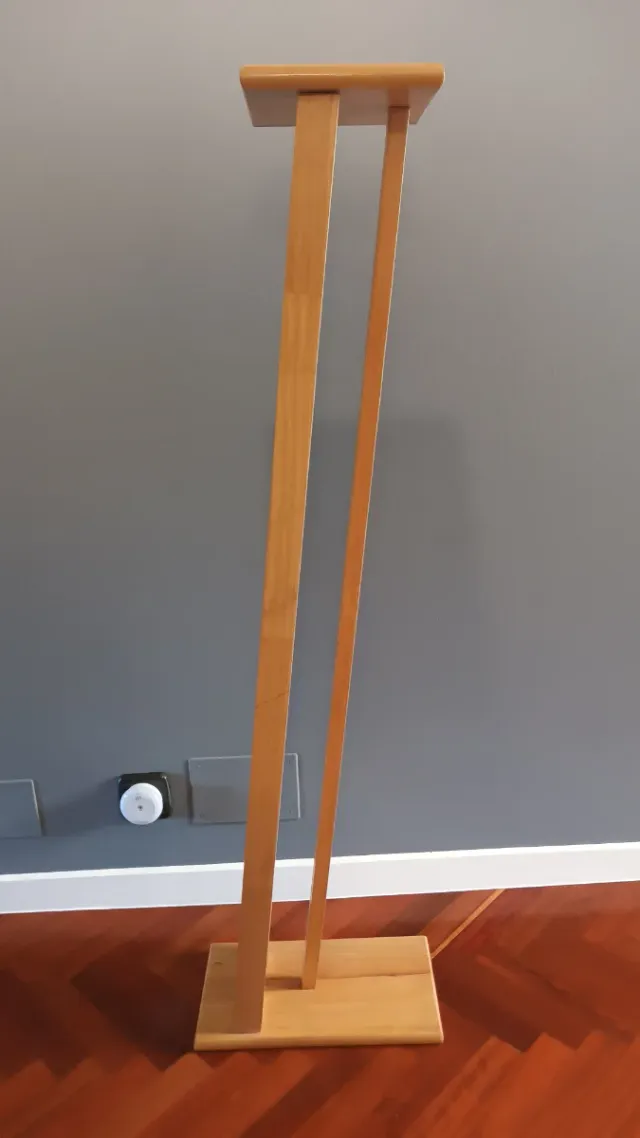 Estantería para CDs de madera y metal