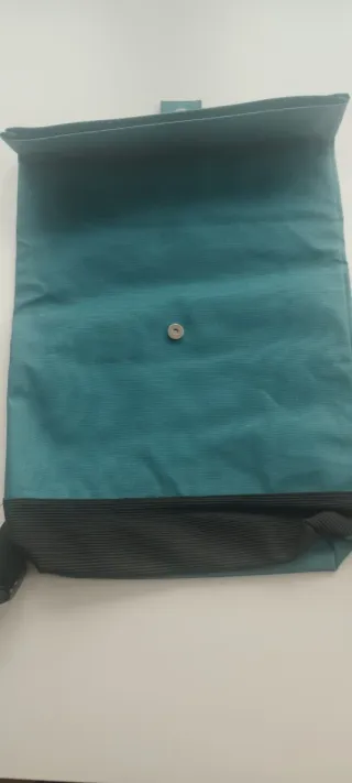 Mochila Issey Miyake Azul y Negra