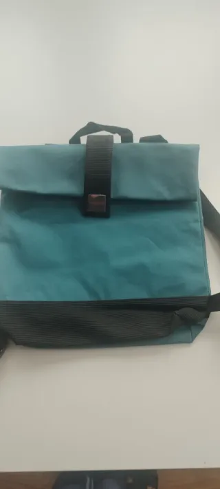Mochila Issey Miyake Azul y Negra