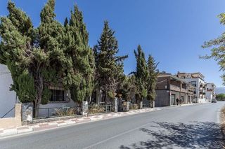 Terreno en venta en Avda. De los Ogíjares en Armilla