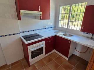 Casa adosada en venta en Alcaucín