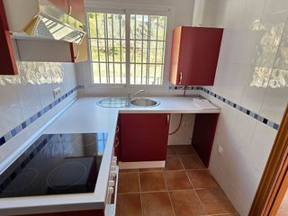 Casa adosada en venta en Alcaucín
