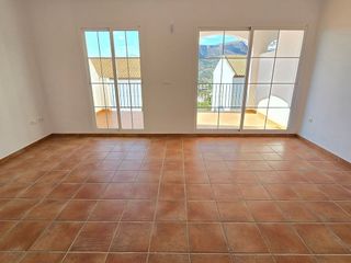 Casa adosada en venta en Alcaucín