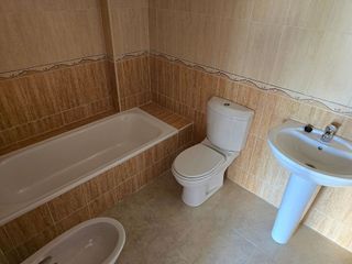 Casa adosada en venta en Alcaucín