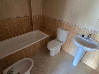 Casa adosada en venta en Alcaucín
