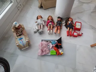 Lote de Muñecas Nancy y Accesorios