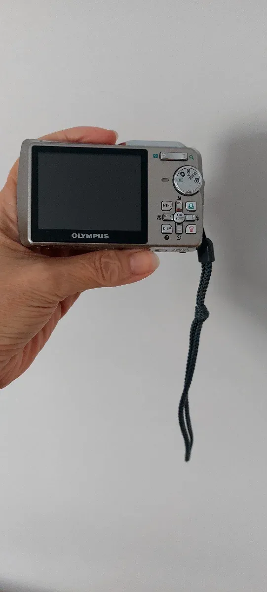 Cámara Olympus Plata