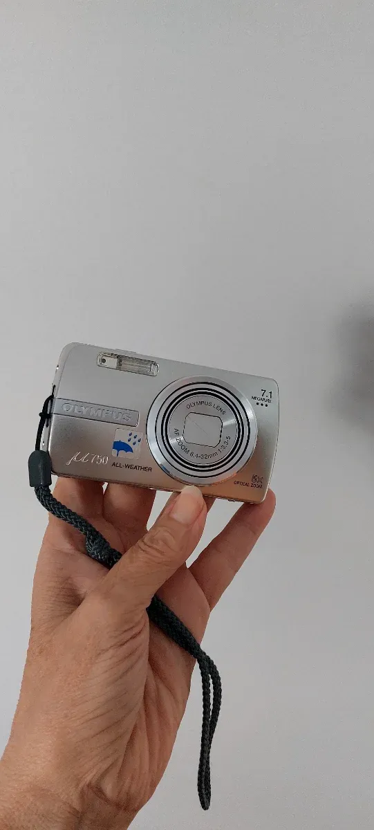 Cámara Olympus Plata