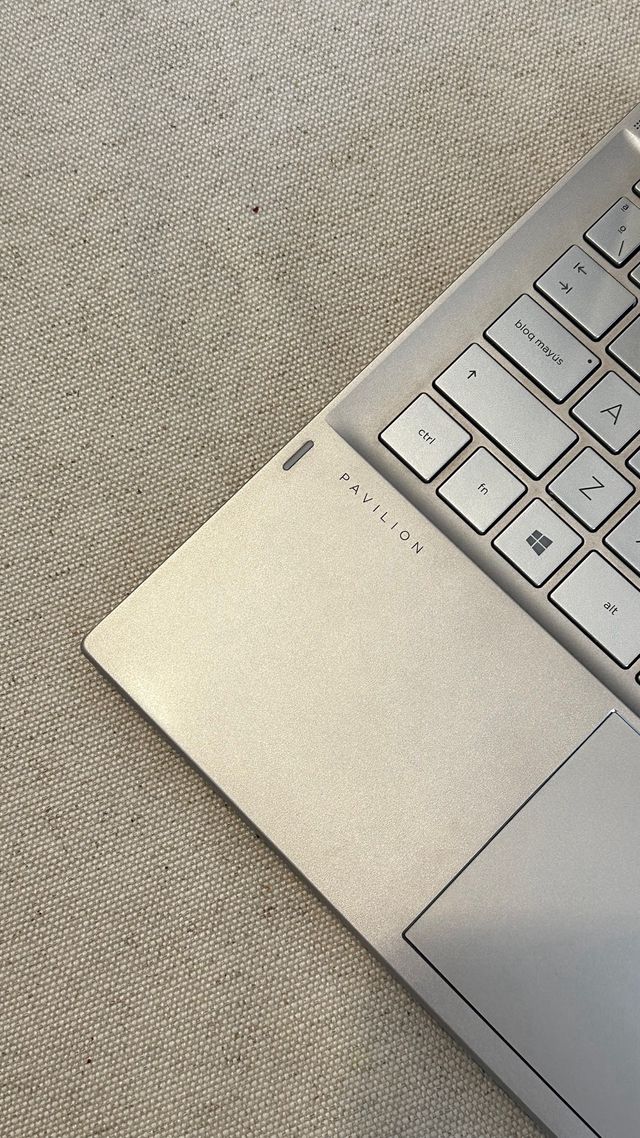 HP Pavilion x360 Intel i5 convertibile