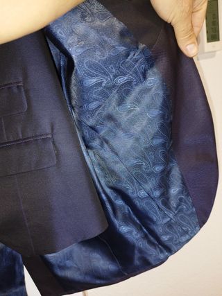 Traje de novio azul/morado