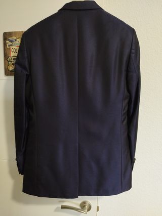 Traje de novio azul/morado