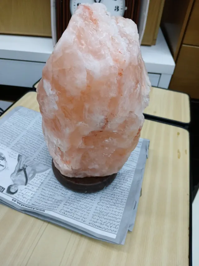 Lámpara de sal rosa del Himalaya