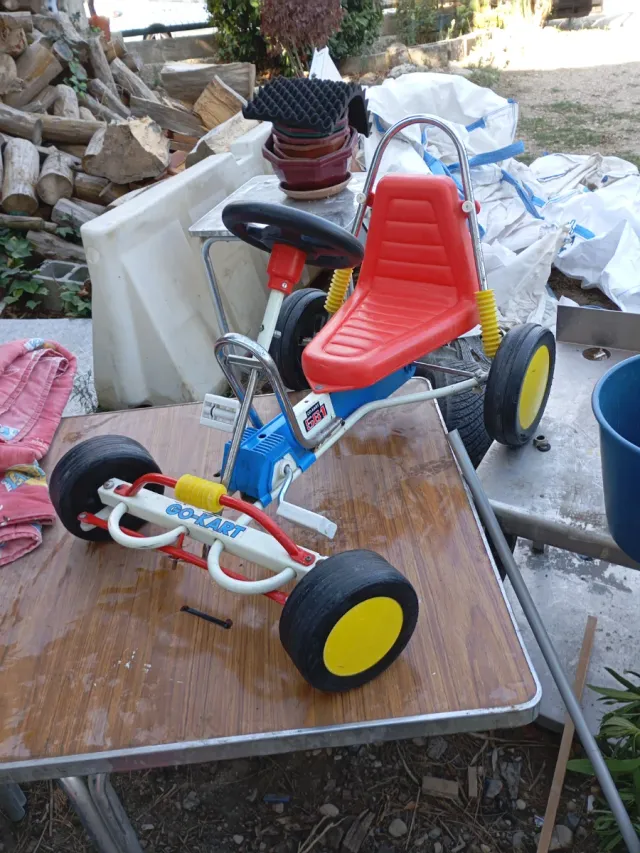 Coche pedales Coloma Pastor años 80