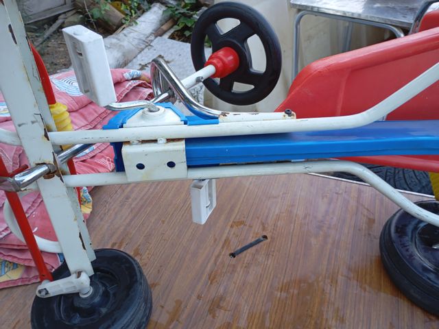 Coche pedales Coloma Pastor años 80