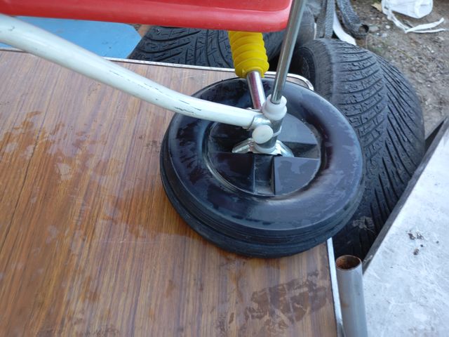 Coche pedales Coloma Pastor años 80