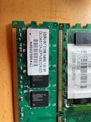 2x Módulos RAM Elpida 512MB DDR2
