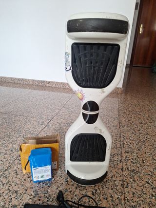 Hoverboard blanco con cargador y batería