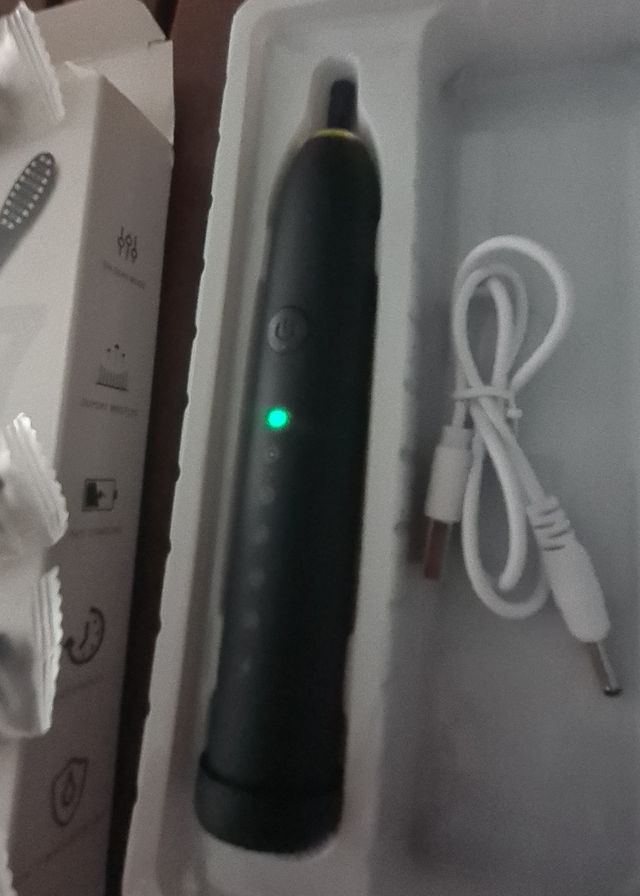 Cepillo Eléctrico con batería y 4 cabezales