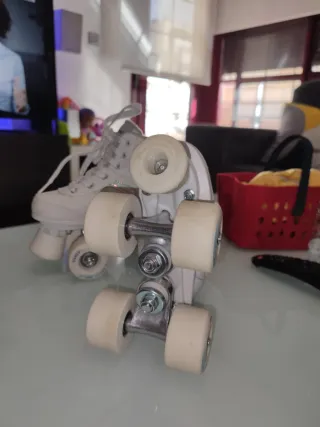 Patines blancos talla 29