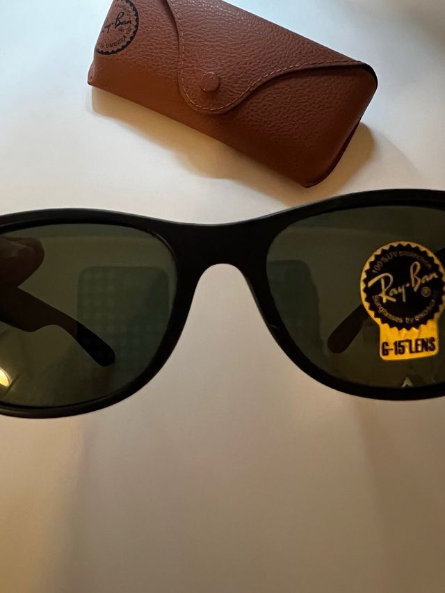 Gafas de sol Ray-Ban negras. New wayfarer.