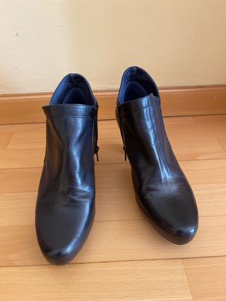 Botines negros FLUCHOS