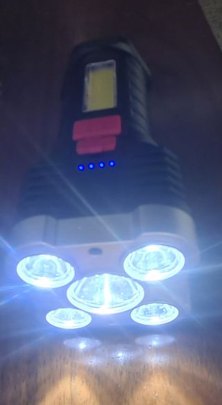 Linterna LED con batería recargable