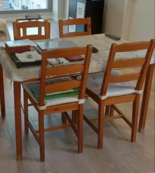 Mesa comedor IKEA y 4 sillas madera
