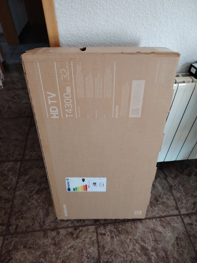 Nuovissimo Samsung TV HD T4305AE 32