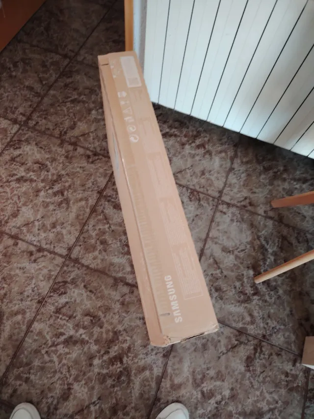 Nuovissimo Samsung TV HD T4305AE 32