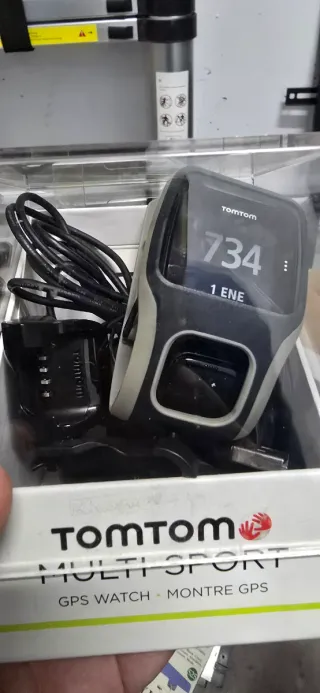 Reloj Multideporte TomTom, pantalla impecable