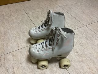 Patines de 4 ruedas blancos talla 32-34