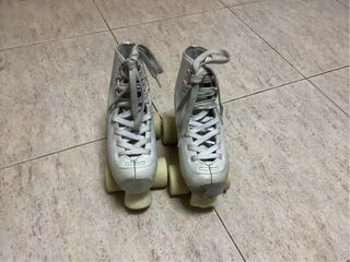 Patines de 4 ruedas blancos talla 32-34