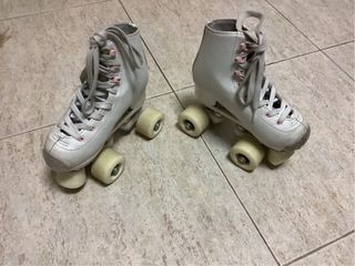 Patines de 4 ruedas blancos talla 32-34