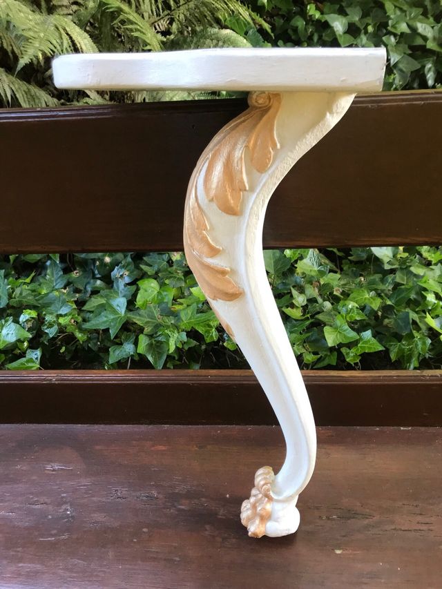 Mensula o peana de madera maciza dorada y blanca