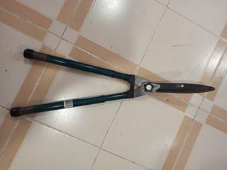 Forbici tagliasiepi verdi
