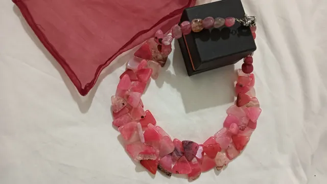 Collar de ágata rosa natural