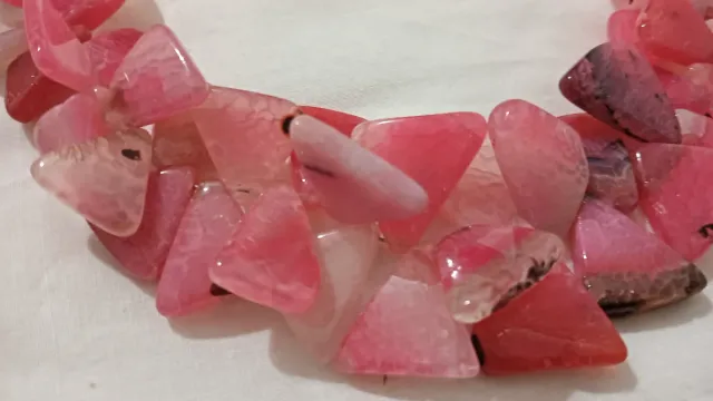 Collar de ágata rosa natural