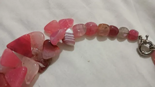 Collar de ágata rosa natural