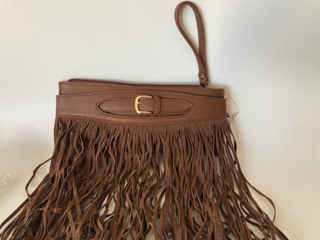 BOLSO MARRÓN CON FLECOS NUEVO