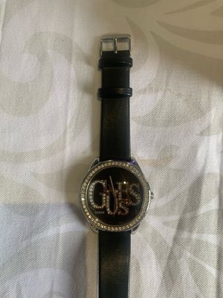 Reloj Guess Negro y Plateado con Cristales