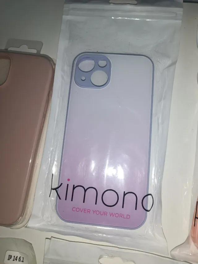 Lotto di 8 nuovissime custodie per iPhone 14