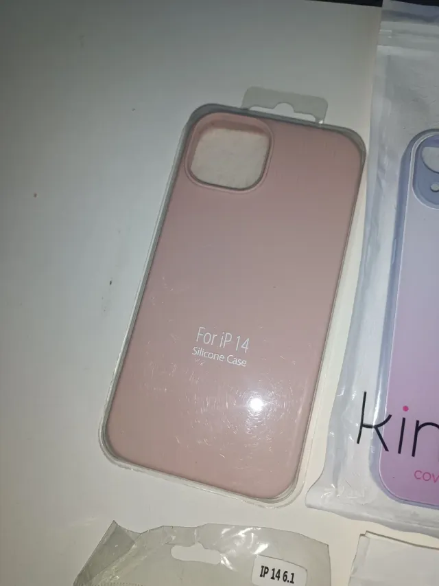 Lotto di 8 nuovissime custodie per iPhone 14