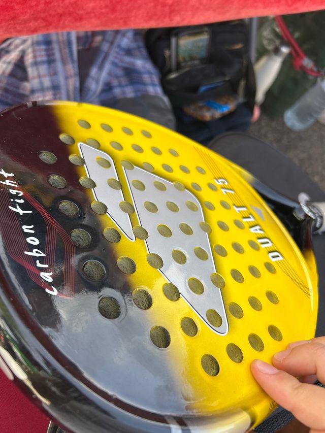 Pala de pádel DUALT 75 Carbon Fight Funda Regalo