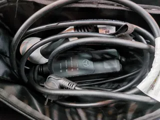 cargadores de coches híbridos y 100% eléctricos 