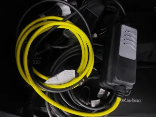 cargadores de coches híbridos y 100% eléctricos 